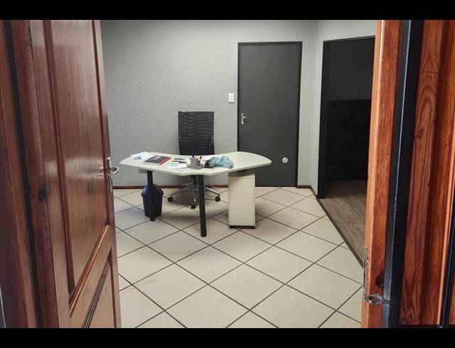 OFFICE PROPERTY TO RENT IN NORTHGATE